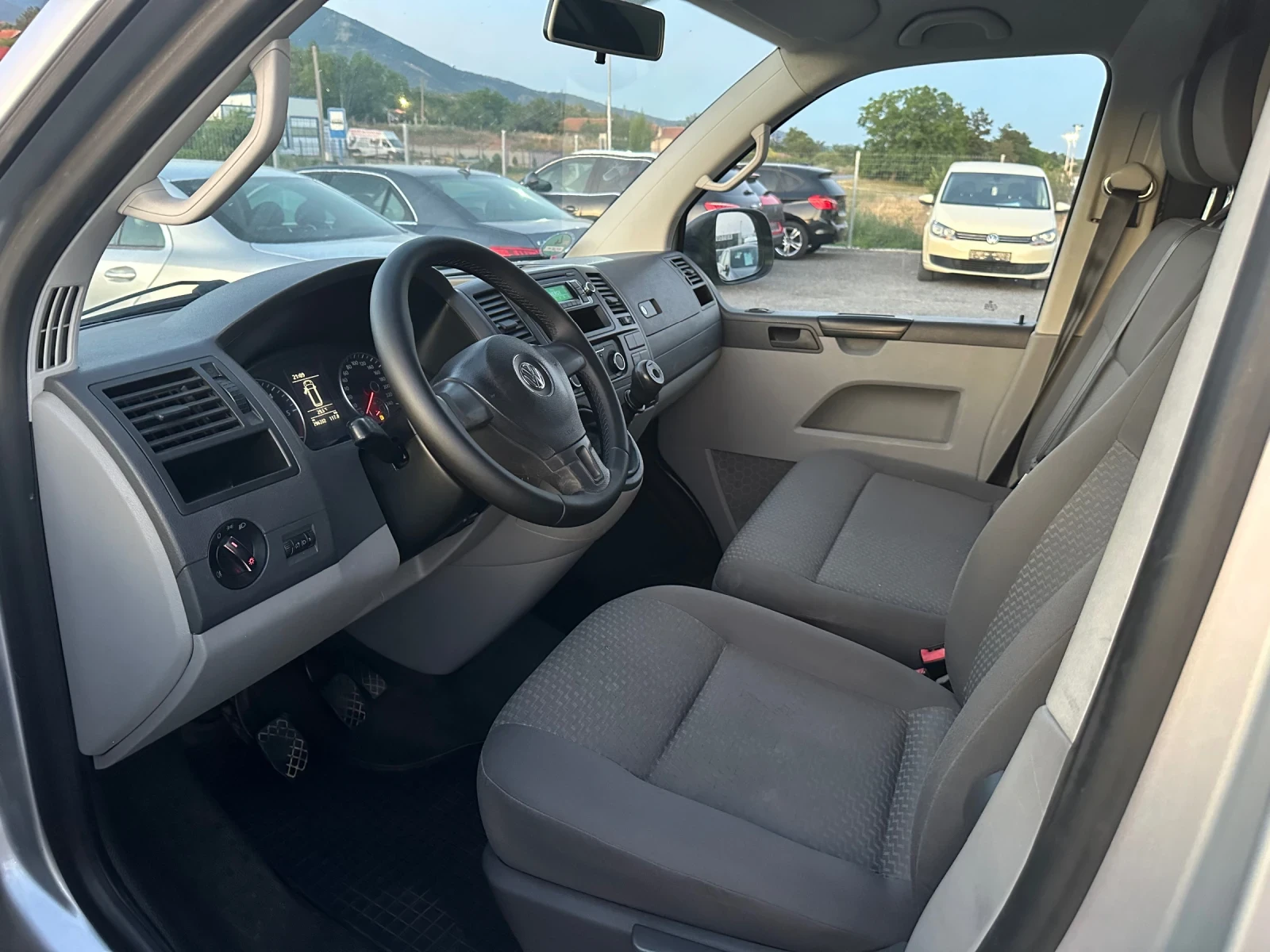 VW Transporter 2.0TDI* 140к.с* ДЪЛГА БАЗА - изображение 8