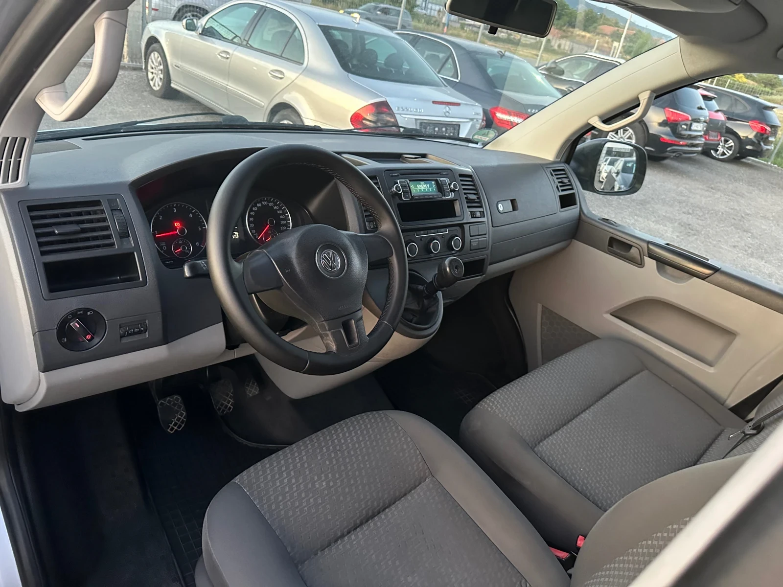 VW Transporter 2.0TDI* 140к.с* ДЪЛГА БАЗА - изображение 9