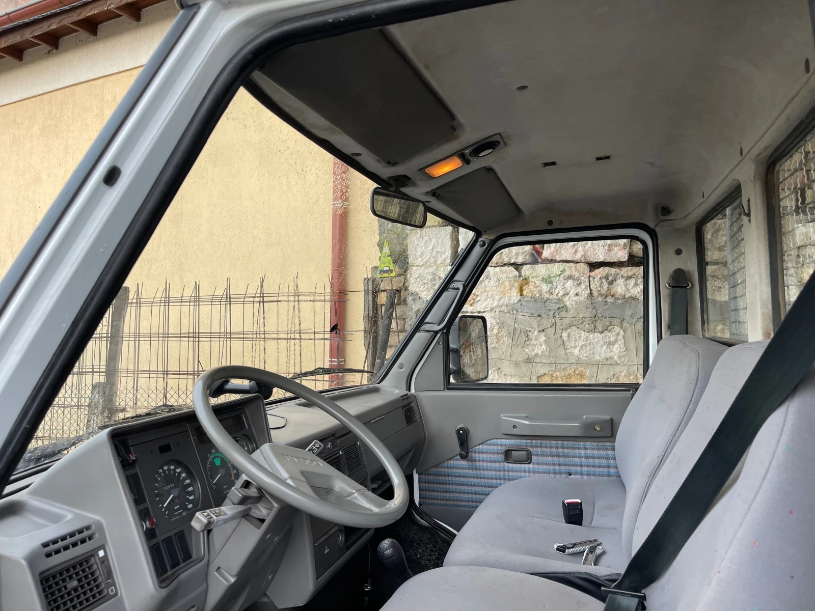 Iveco 3510 Самосвал, снимка 8 - Бусове и автобуси - 55044201