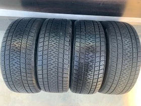 Гуми Зимни 235/50R18, снимка 1 - Гуми и джанти - 40000826