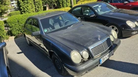 Mercedes-Benz E 200, снимка 13