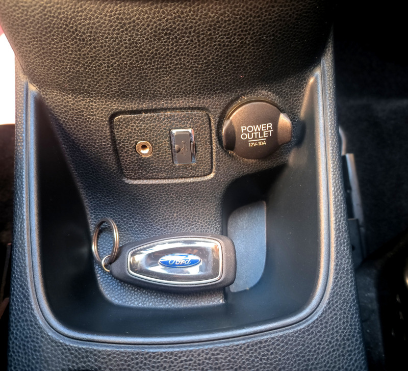 Ford Fiesta Keyless GO, Titanium , снимка 12 - Автомобили и джипове - 47078835