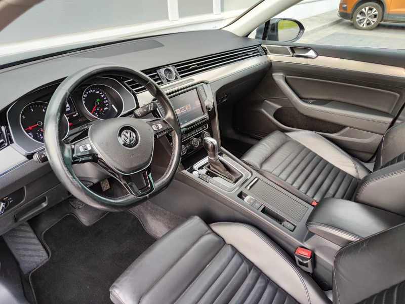 VW Passat 2.0 TDI DSG Highline, снимка 10 - Автомобили и джипове - 47211648