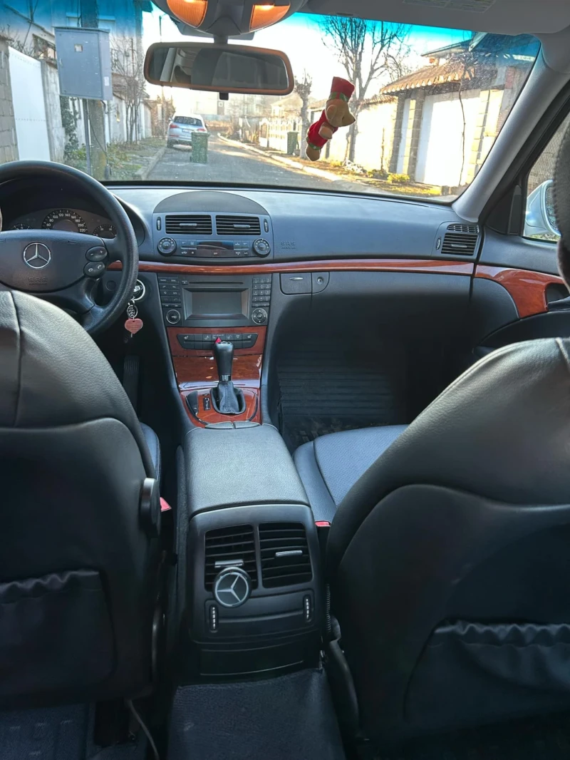 Mercedes-Benz E 200 2.2 cdi, снимка 8 - Автомобили и джипове - 48603149