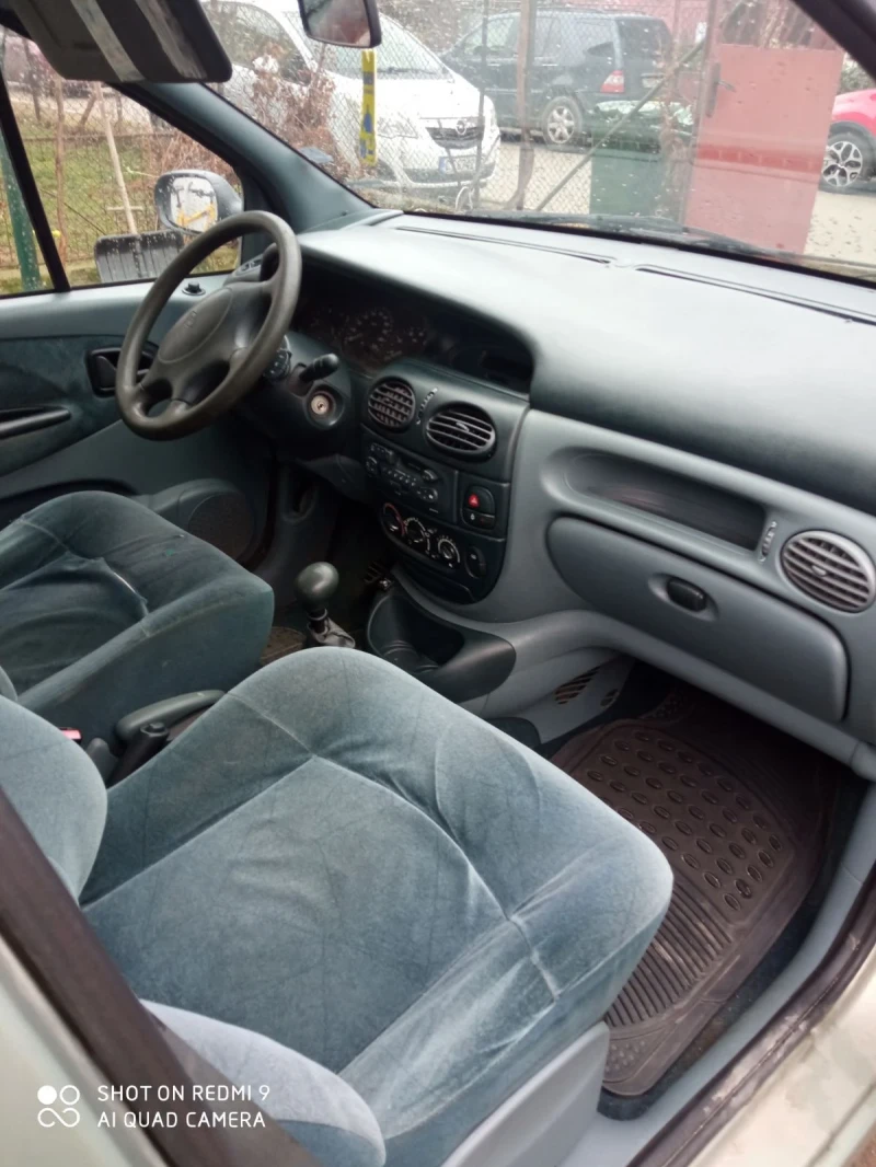 Renault Scenic Мини ван, снимка 7 - Автомобили и джипове - 49152232