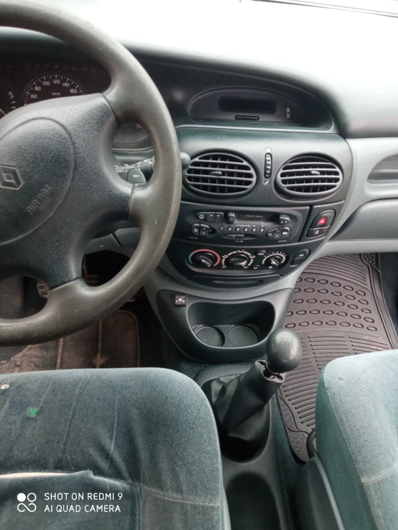 Renault Scenic Мини ван, снимка 10 - Автомобили и джипове - 49152232