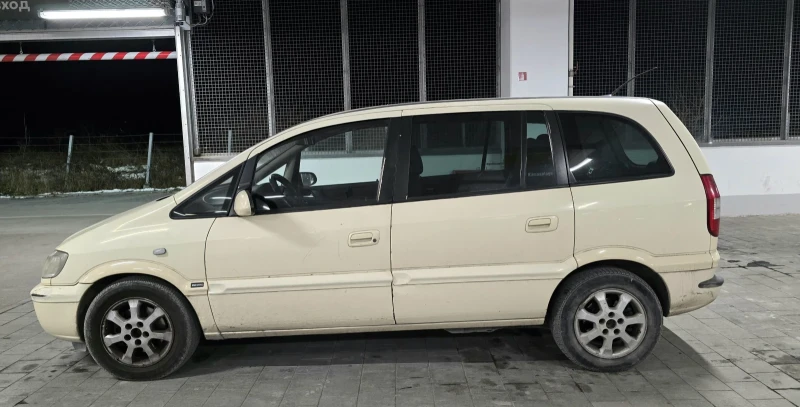 Opel Zafira 1.6 CNG, снимка 5 - Автомобили и джипове - 49237869