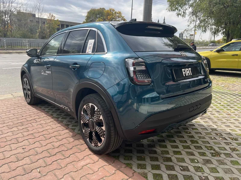 Fiat 600 LA PRIMA 1.2 145h MHEV 6DCT, снимка 4 - Автомобили и джипове - 52130712