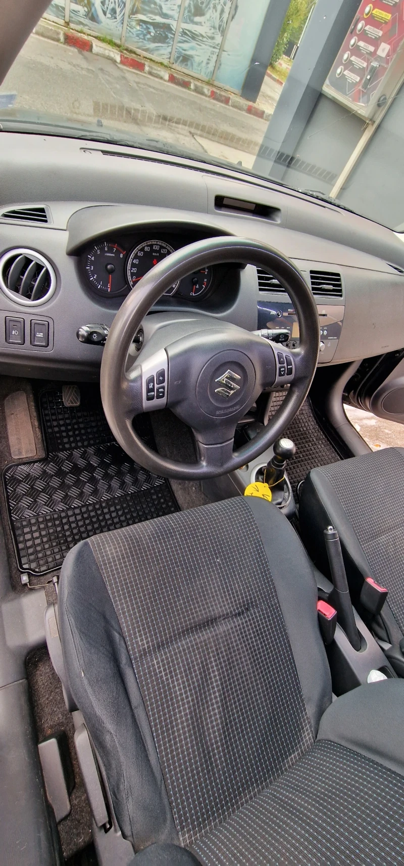 Suzuki Swift 1.3, снимка 7 - Автомобили и джипове - 52135695