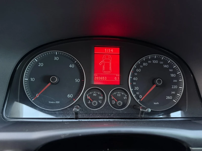 VW Touran 1.9TDI-105PS, снимка 13 - Автомобили и джипове - 52398749