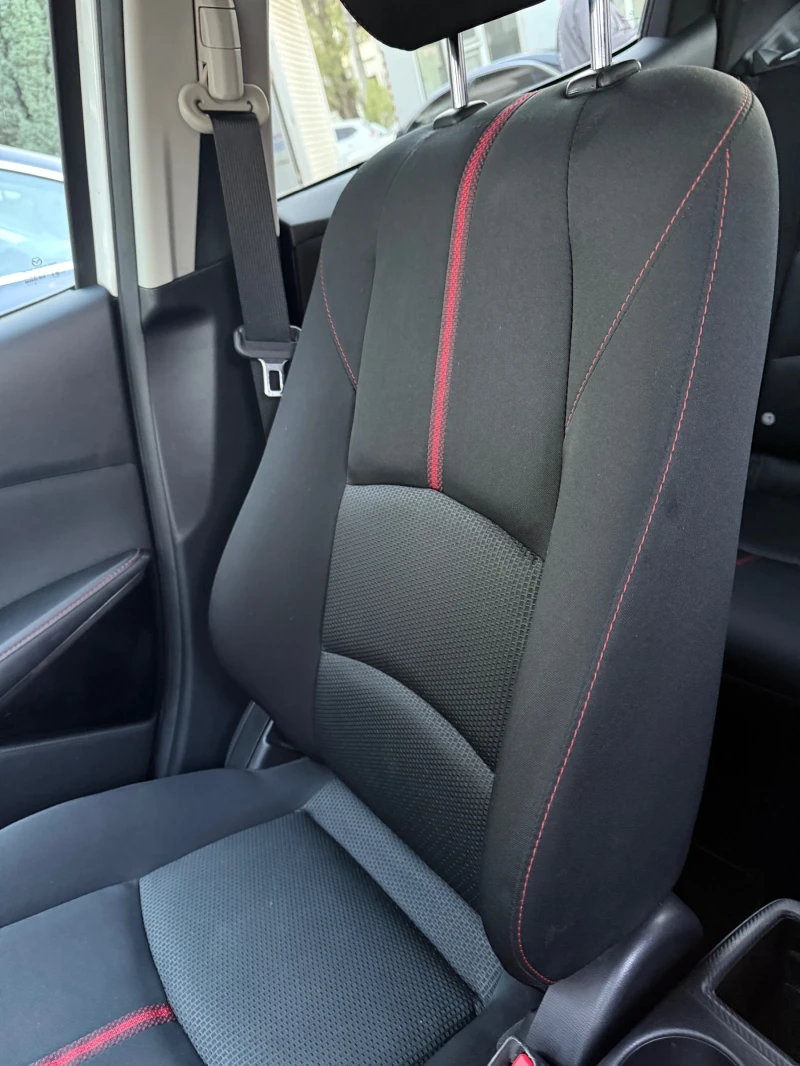 Mazda 2 Skyactiv, снимка 10 - Автомобили и джипове - 52418552