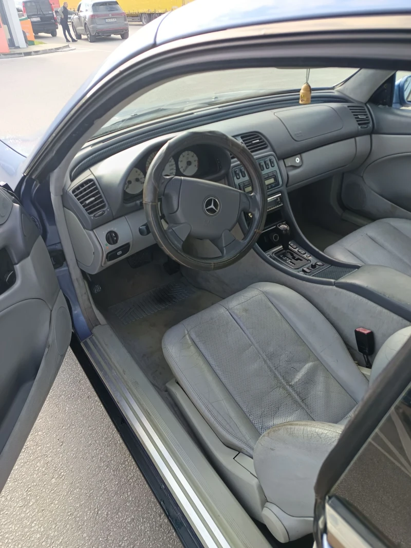 Mercedes-Benz CLK 320, снимка 7 - Автомобили и джипове - 52593251