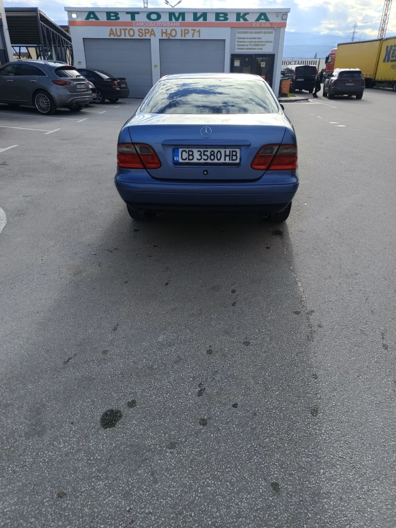 Mercedes-Benz CLK 320, снимка 4 - Автомобили и джипове - 52593251
