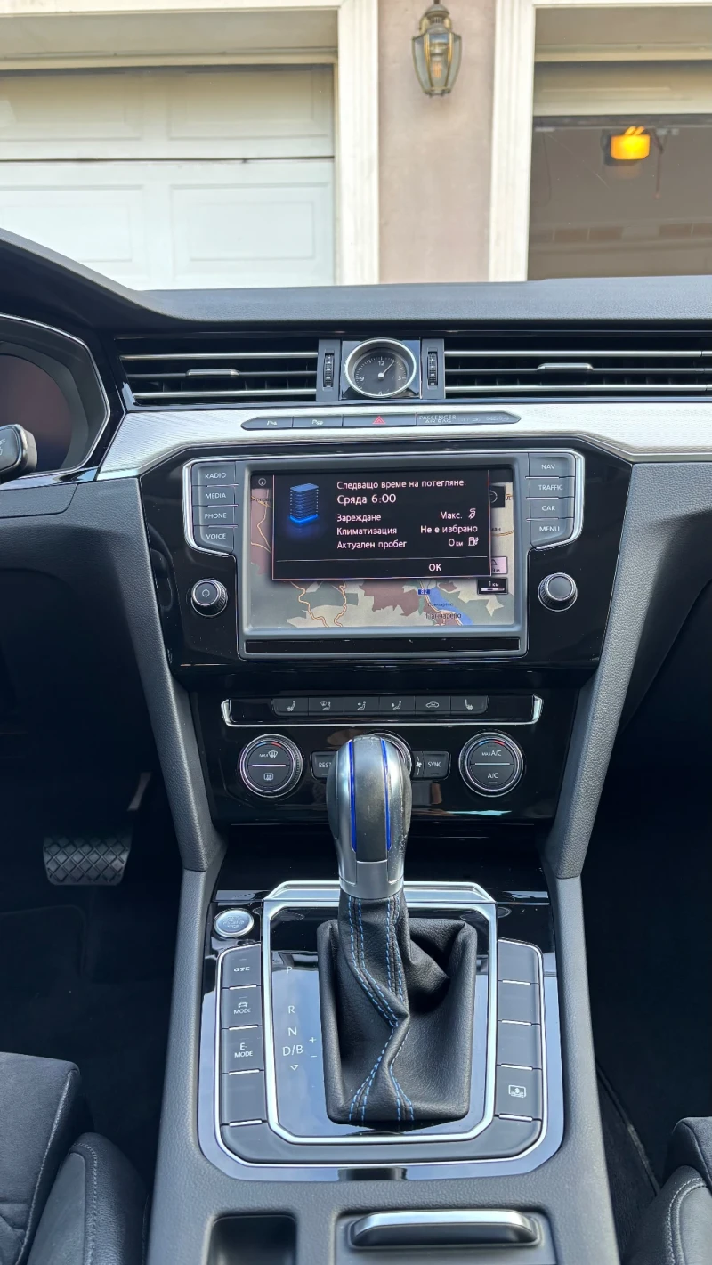VW Passat 1.4 TSI GTE Plug-in-Hybrid, снимка 11 - Автомобили и джипове - 52817386