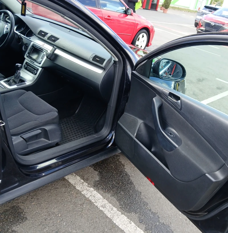 VW Passat, снимка 12 - Автомобили и джипове - 53157771