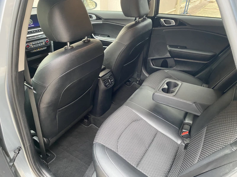 Kia Ceed 1.5 T-GDi / DynamicPlusLine  /SW , снимка 12 - Автомобили и джипове - 53434534