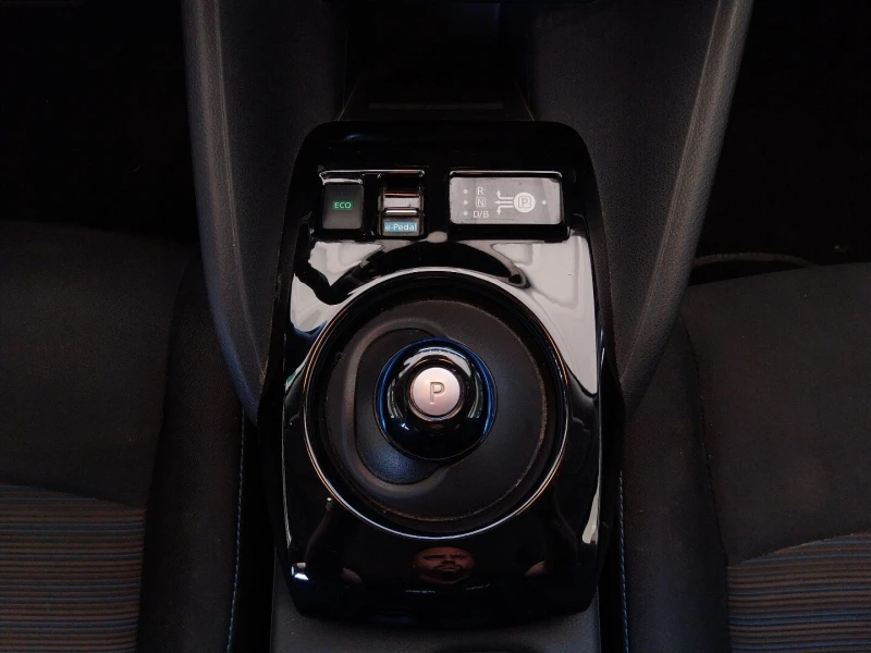 Nissan Leaf , снимка 3 - Автомобили и джипове - 53574572