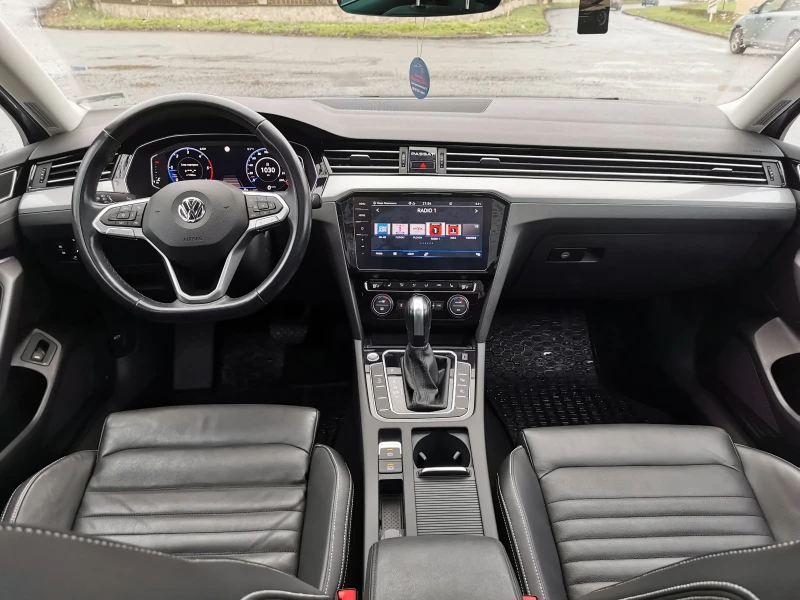 VW Passat 2, 0 TDI 190k.c., снимка 12 - Автомобили и джипове - 53598271