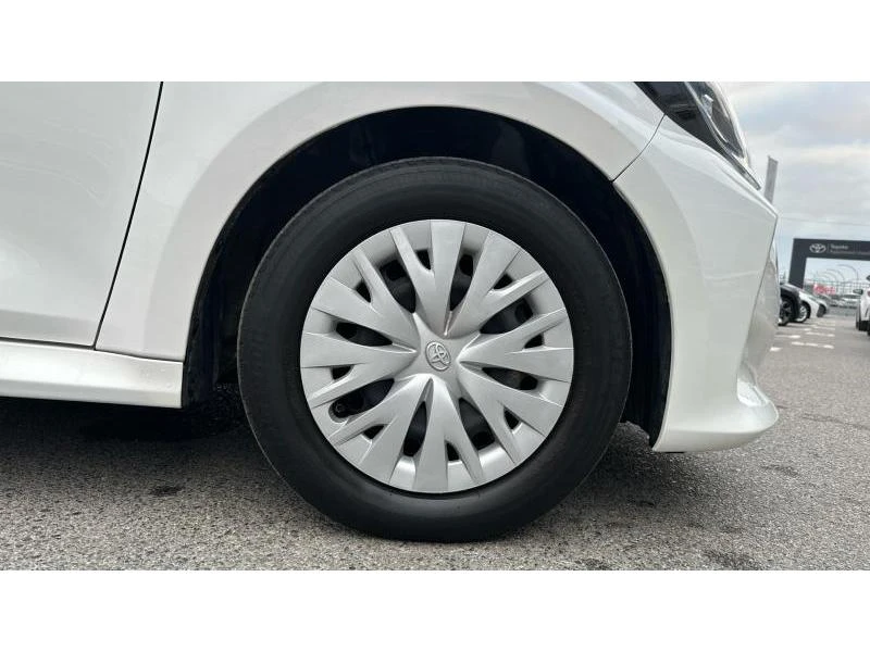 Toyota Yaris 1.5 HSD ACTIVE, снимка 16 - Автомобили и джипове - 52949210