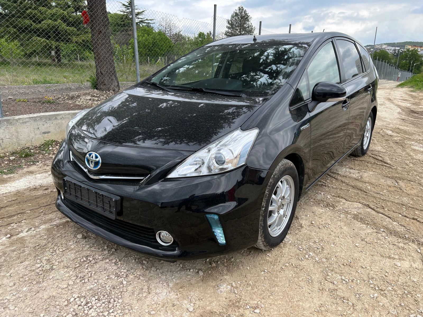 Toyota Prius Hybrid 7 Места, отлична! Катализатор! | Mobile.bg — изображение 1
