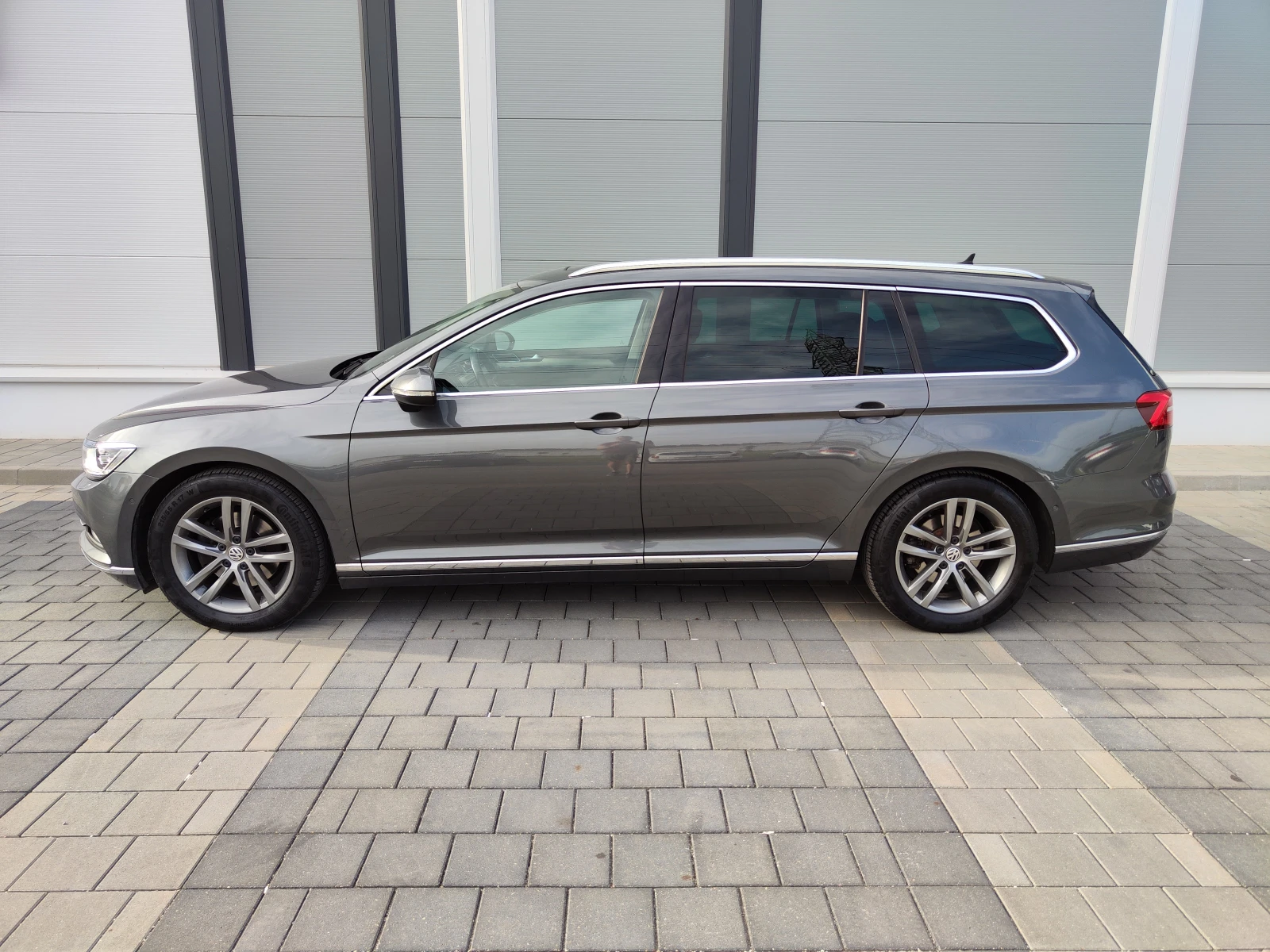 VW Passat 2.0 TDI DSG Highline - изображение 4