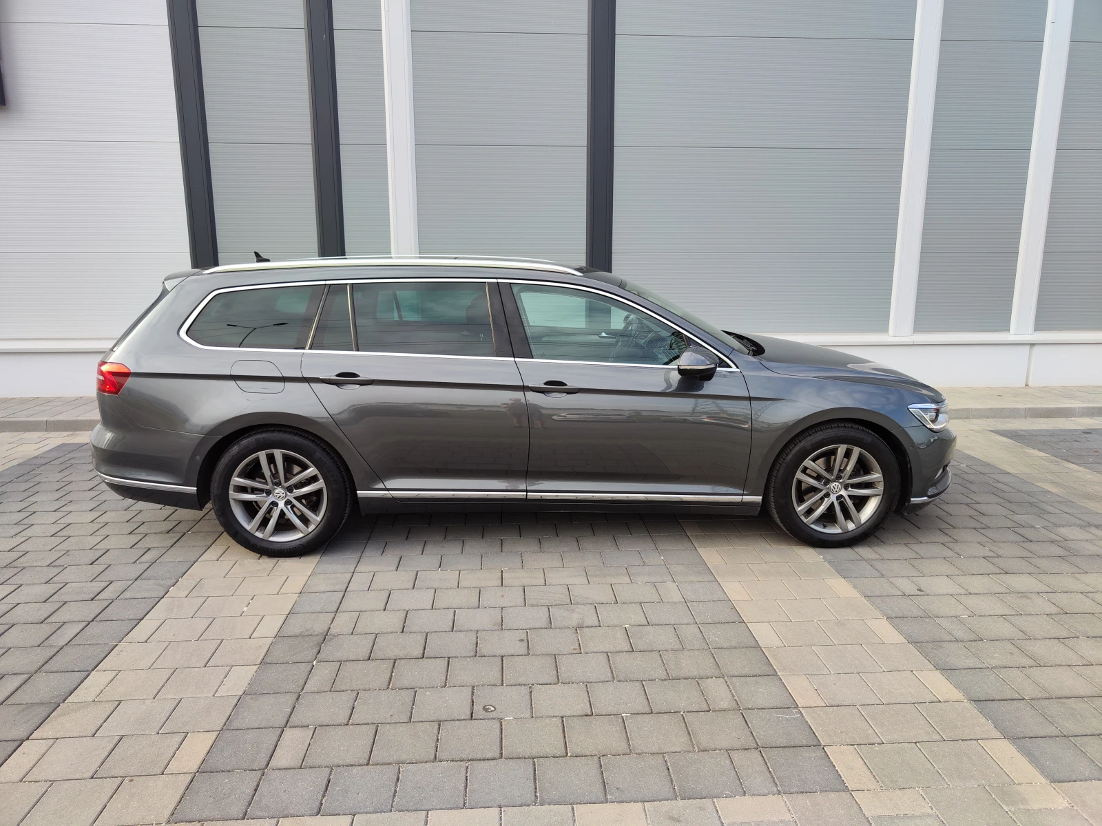 VW Passat 2.0 TDI DSG Highline - изображение 5