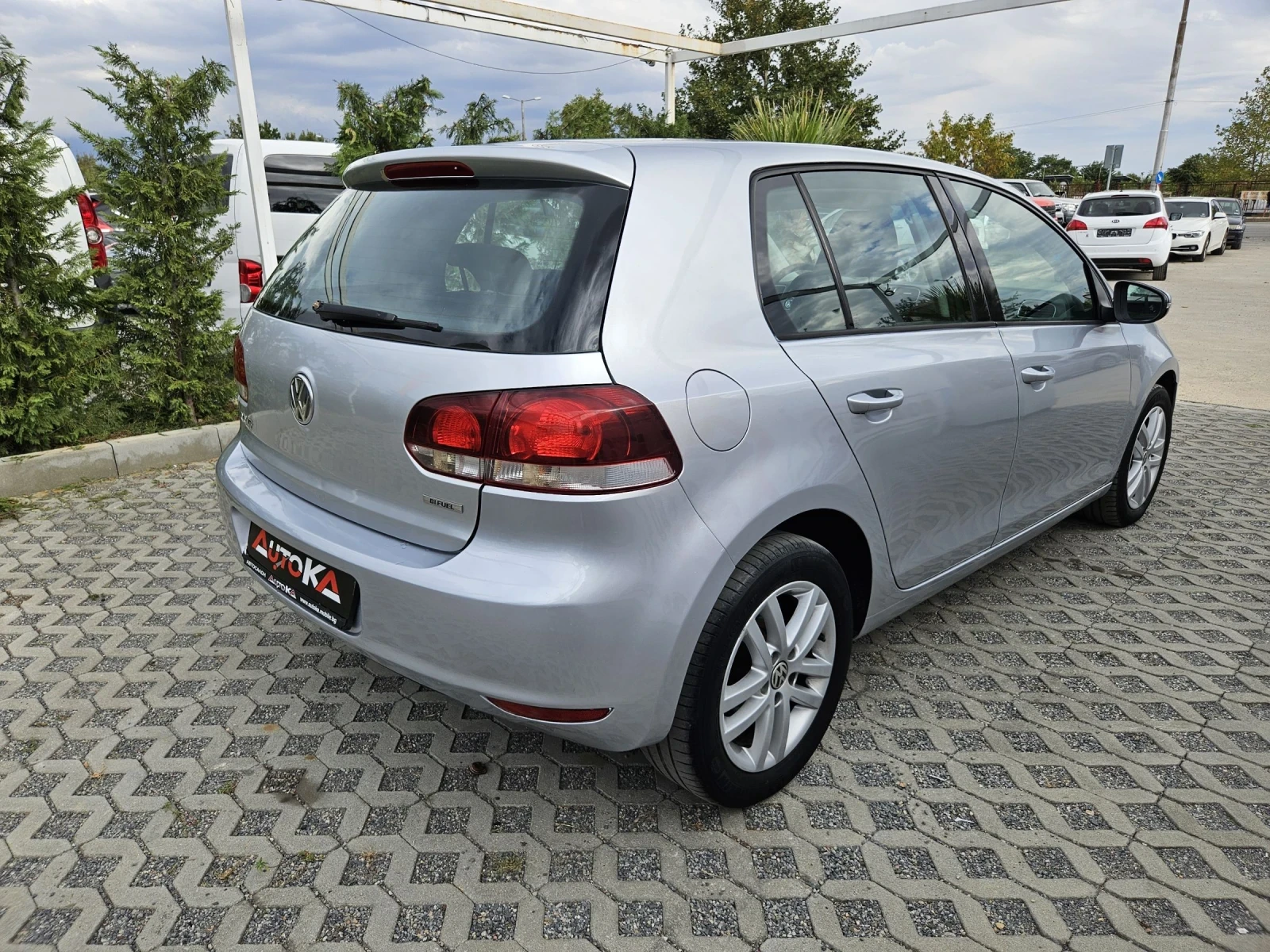 VW Golf 1.6i-102kc= ФАБРИЧНА ГАЗ= HIGHLINE= АВТОПИЛОТ= НАВ - изображение 3