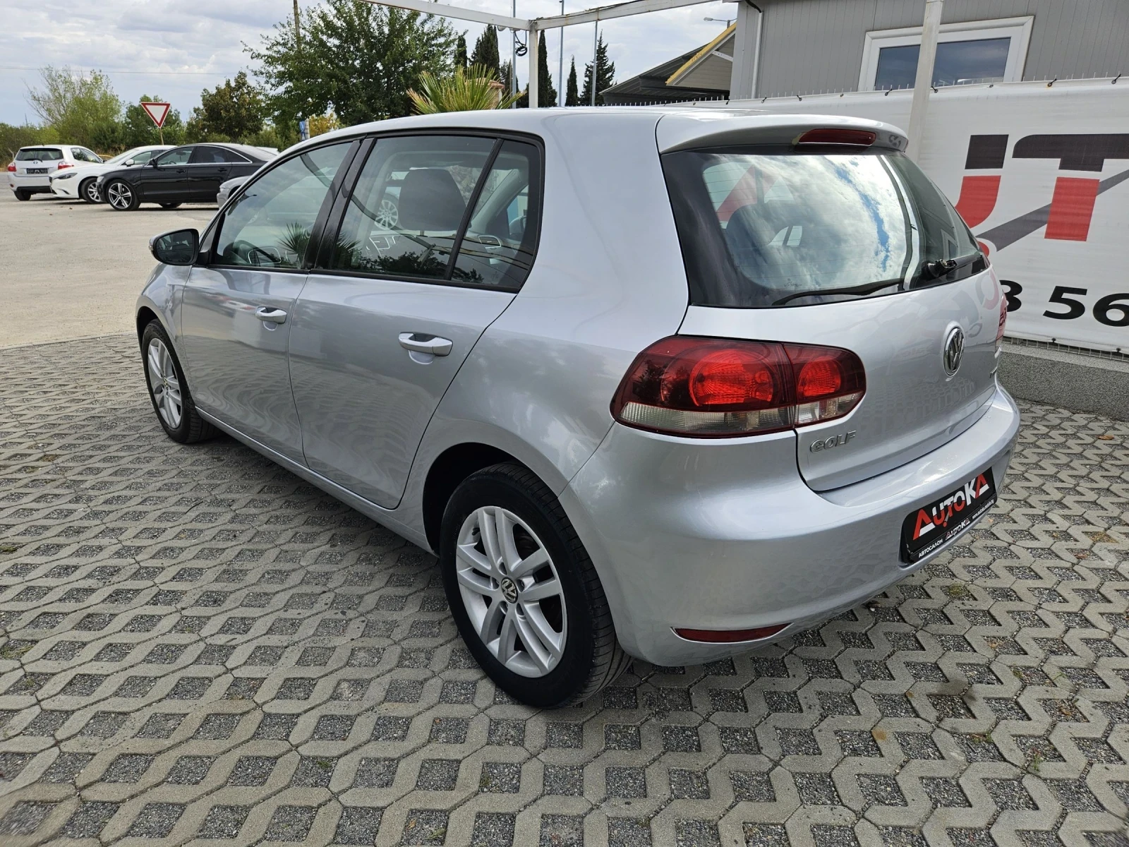 VW Golf 1.6i-102kc= ФАБРИЧНА ГАЗ= HIGHLINE= АВТОПИЛОТ= НАВ - изображение 5