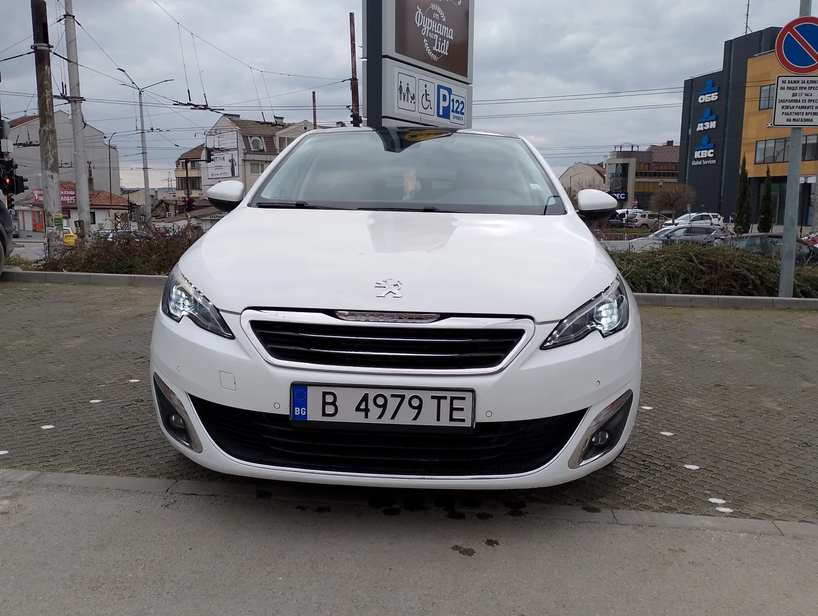 Peugeot 308 Панорамен  - изображение 3