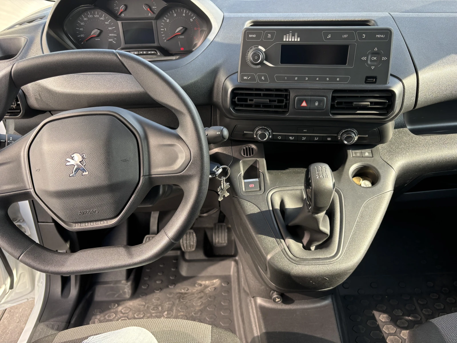 Peugeot Partner 1.5 HDI Подходяща за сервиз  - изображение 7