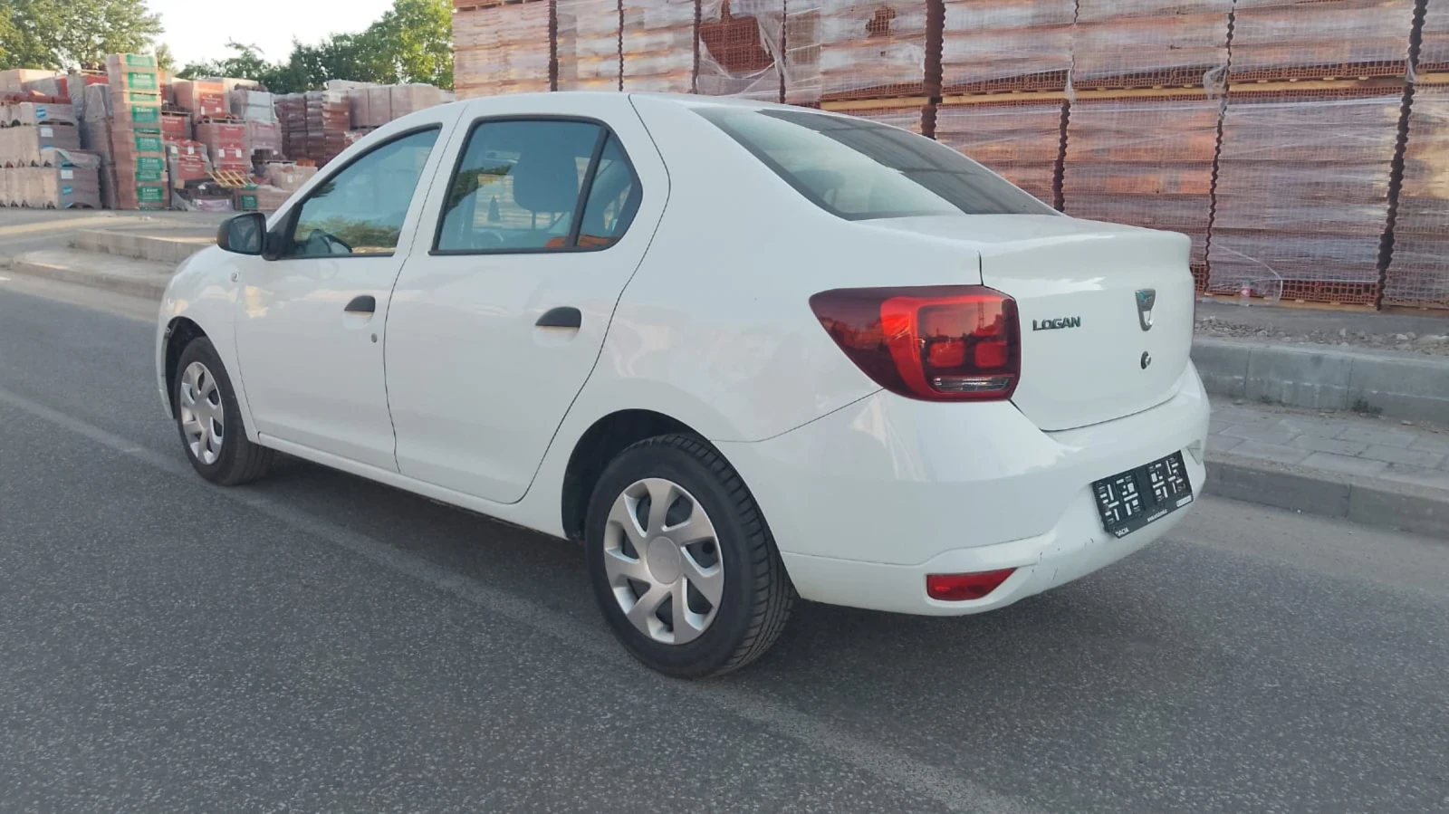 Dacia Logan 1, 0 газ /бензин 2020г - изображение 4