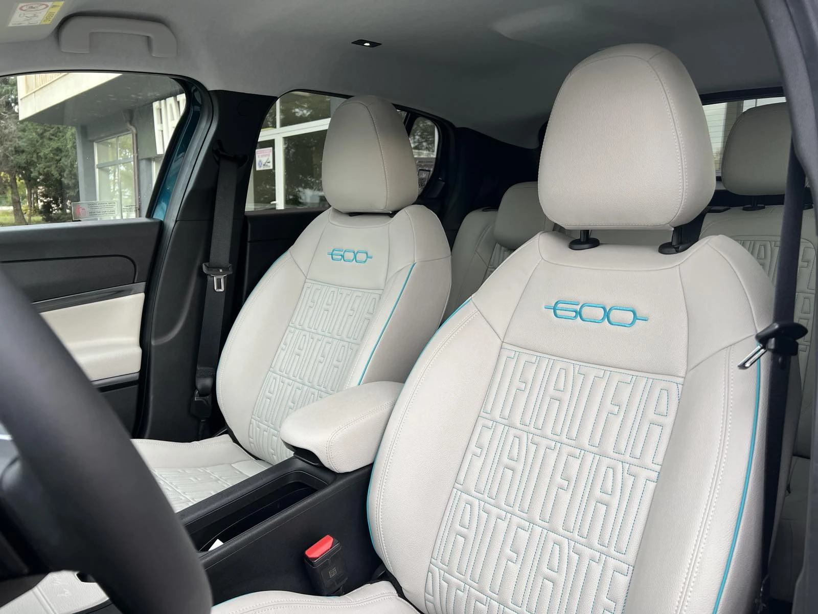 Fiat 600 LA PRIMA 1.2 145h MHEV 6DCT - изображение 7