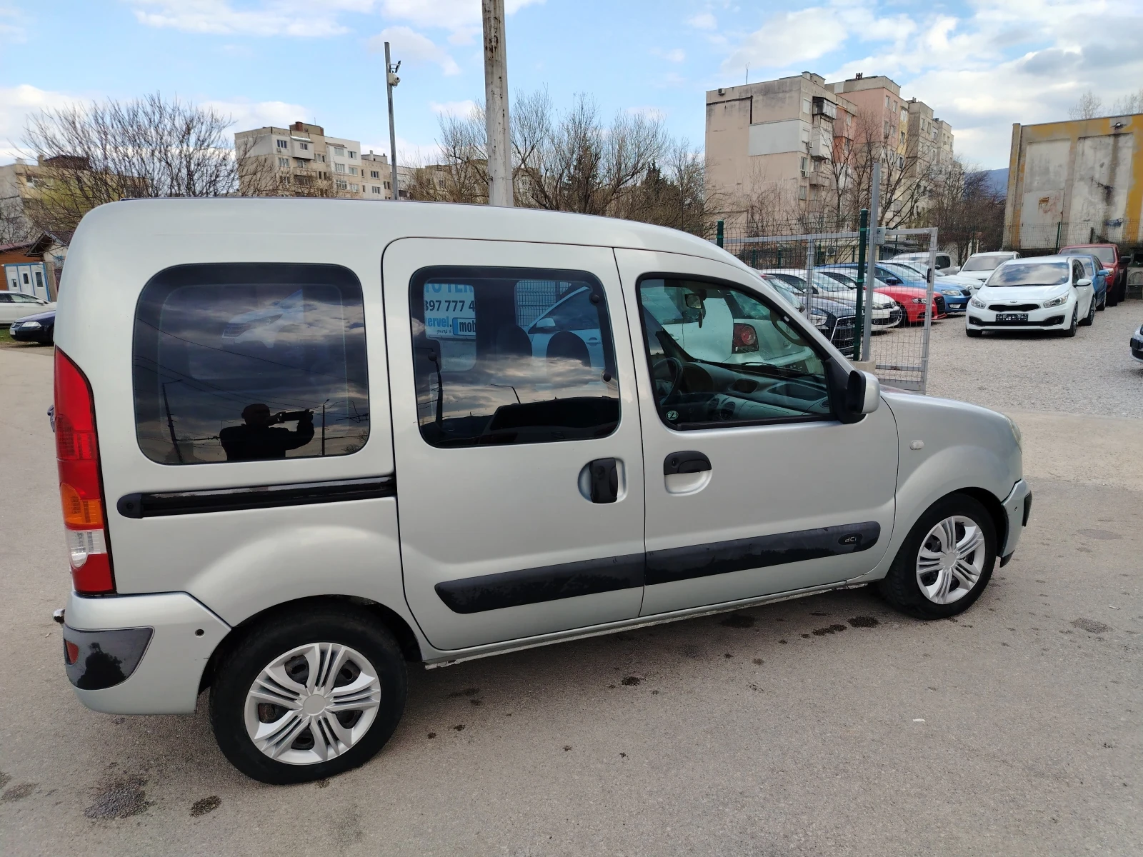Renault Kangoo 1.5 dci klima, снимка 4 - Автомобили и джипове - 53985066