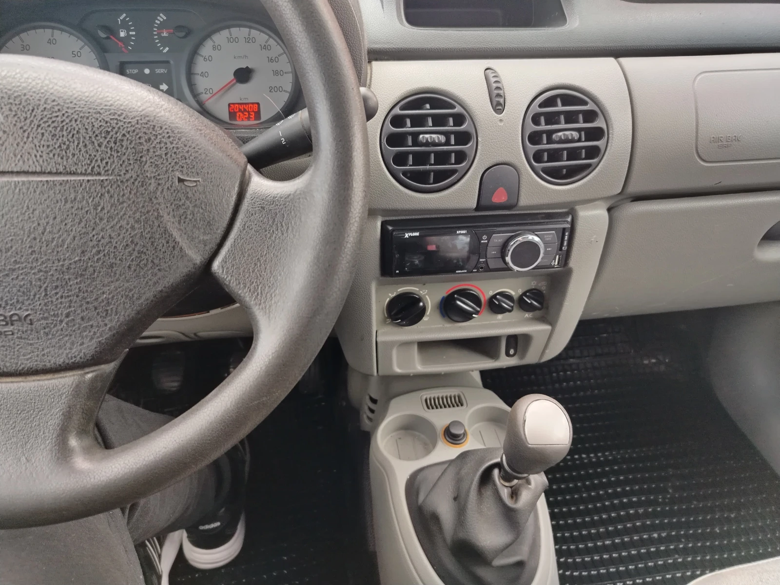 Renault Kangoo 1.5 dci klima, снимка 7 - Автомобили и джипове - 53985066