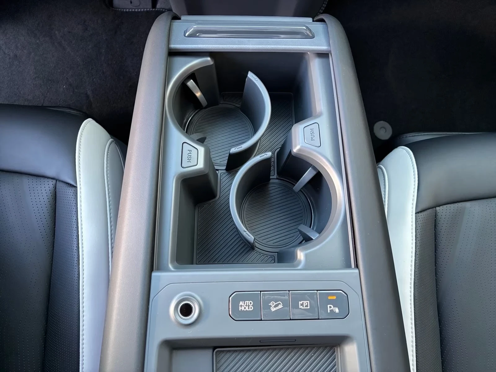 Kia EV9 360 Cap-Seats Matrix DISTR Air-Susp. HUD Winter-P, снимка 10 - Автомобили и джипове - 54225519