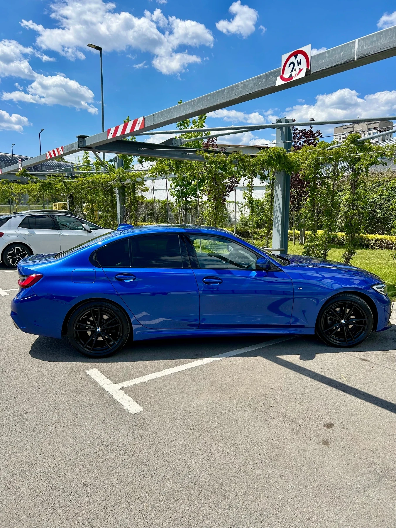 BMW 320 2.0d XDrive, снимка 6 - Автомобили и джипове - 54426665