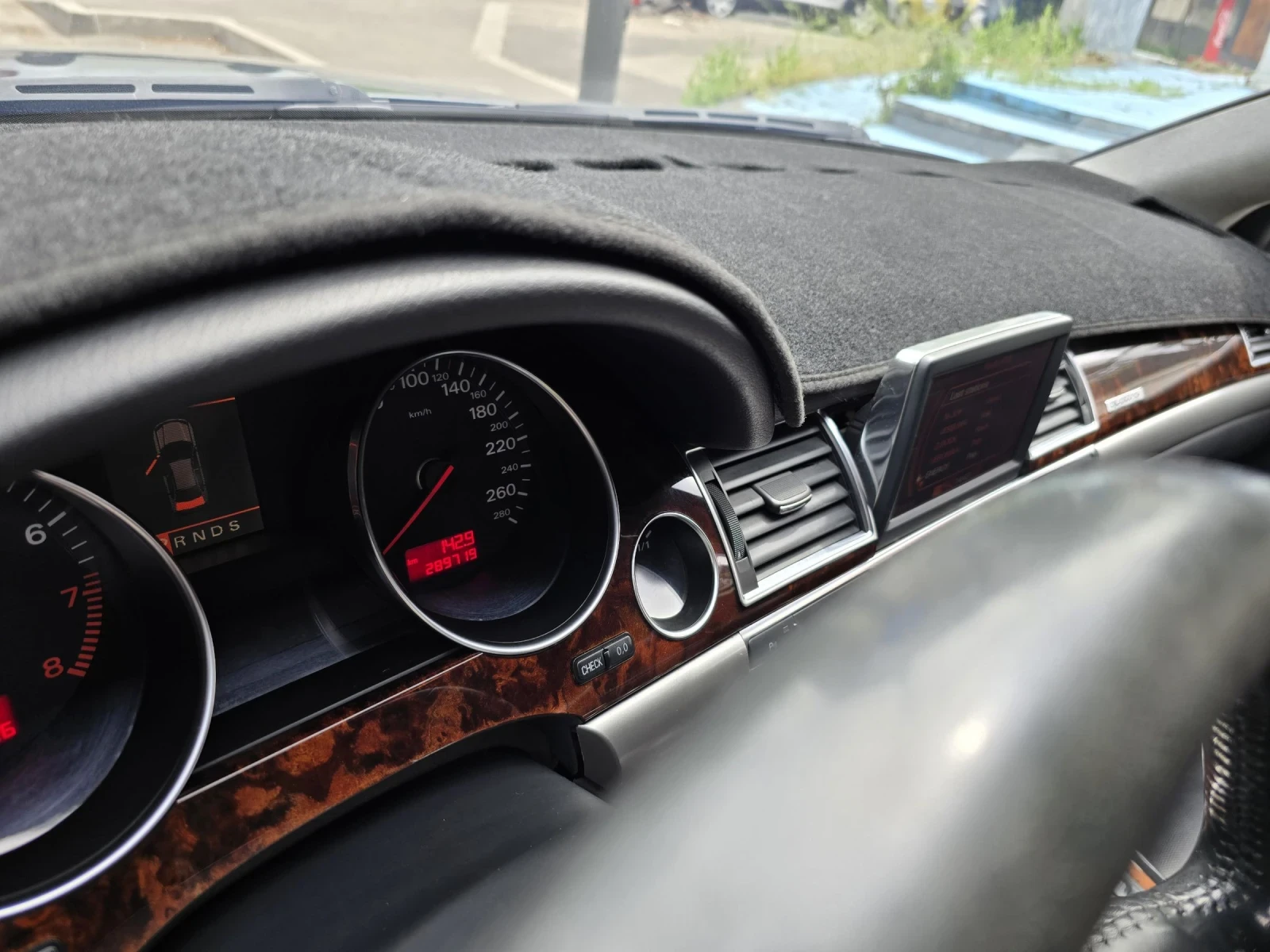 Audi A8, снимка 12 - Автомобили и джипове - 54509177