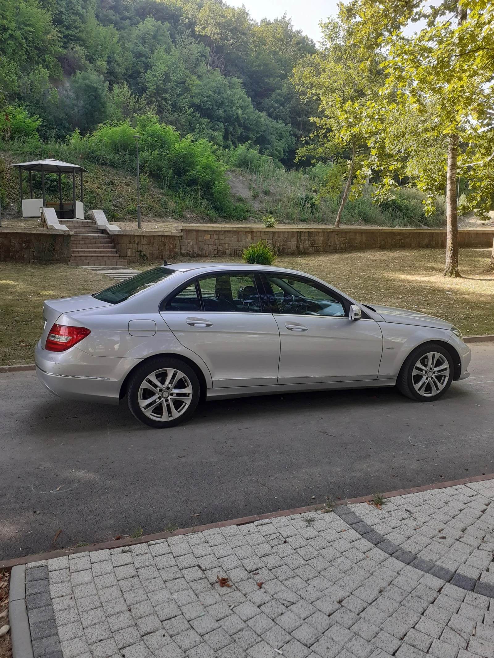 Mercedes-Benz C 220 FACELIFT, снимка 3 - Автомобили и джипове - 54583360