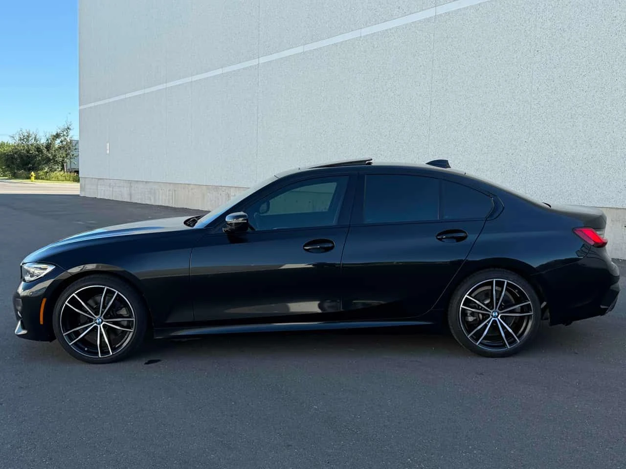 BMW 330 * 330i xDrive Sedan * CARFAX * ЦЕНА ДО БГ, снимка 4 - Автомобили и джипове - 55075896