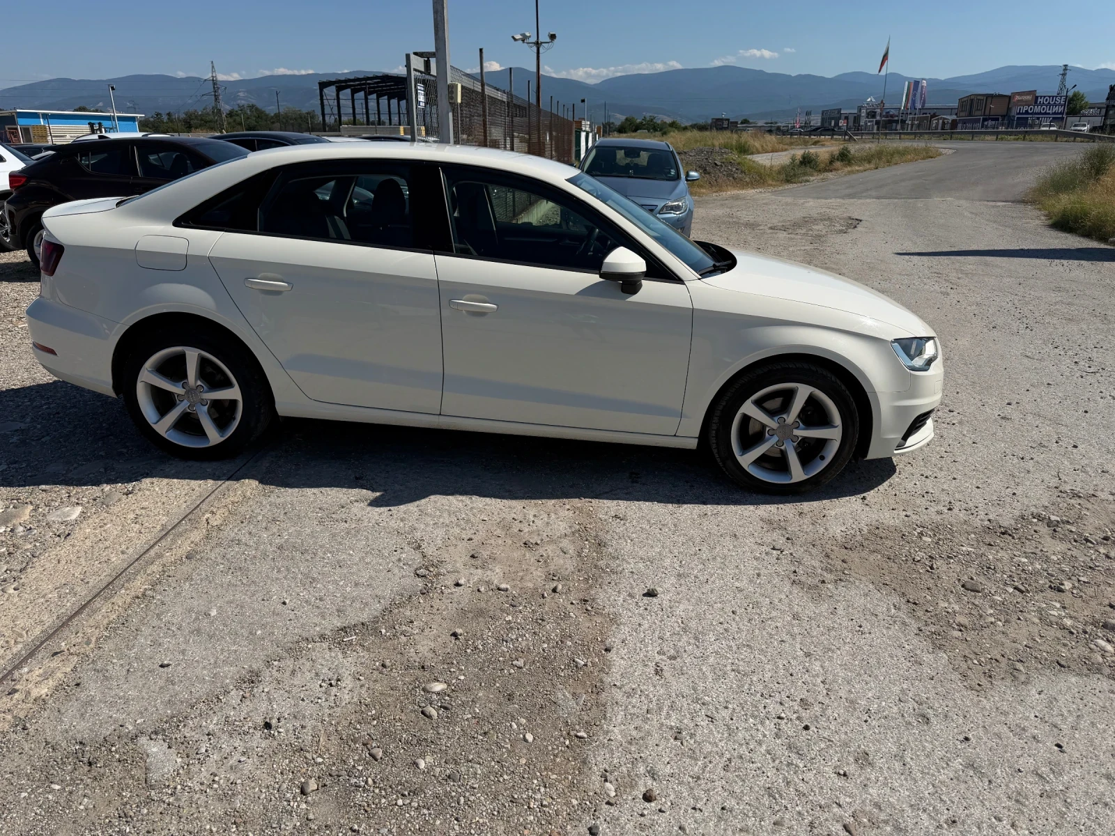Audi A3 1.6 TDI  , снимка 4 - Автомобили и джипове - 55241399