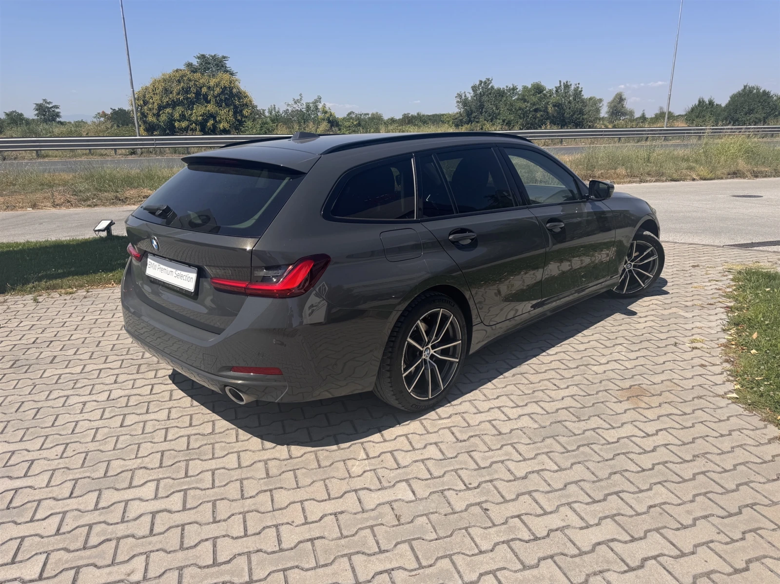 BMW 320 xDrive, снимка 2 - Автомобили и джипове - 55725390