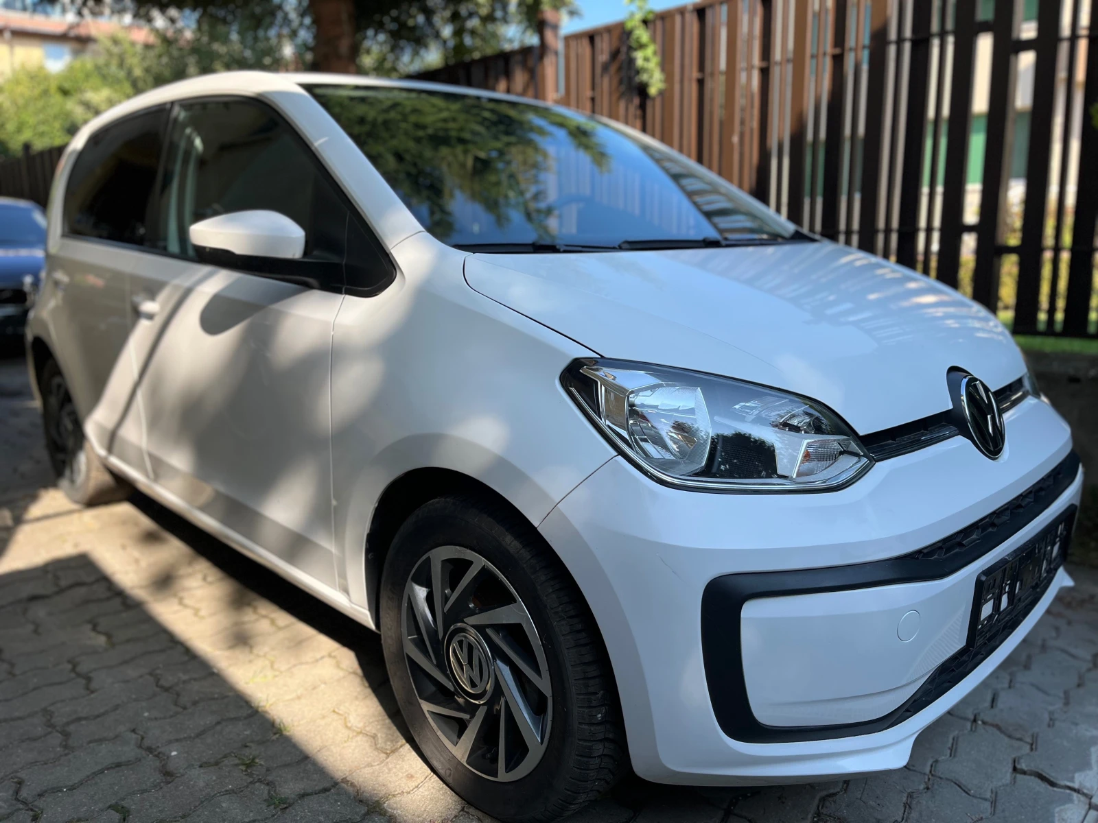 VW Up MPI-Face-Lift-Soud-25000km.Germany, снимка 2 - Автомобили и джипове - 56140034