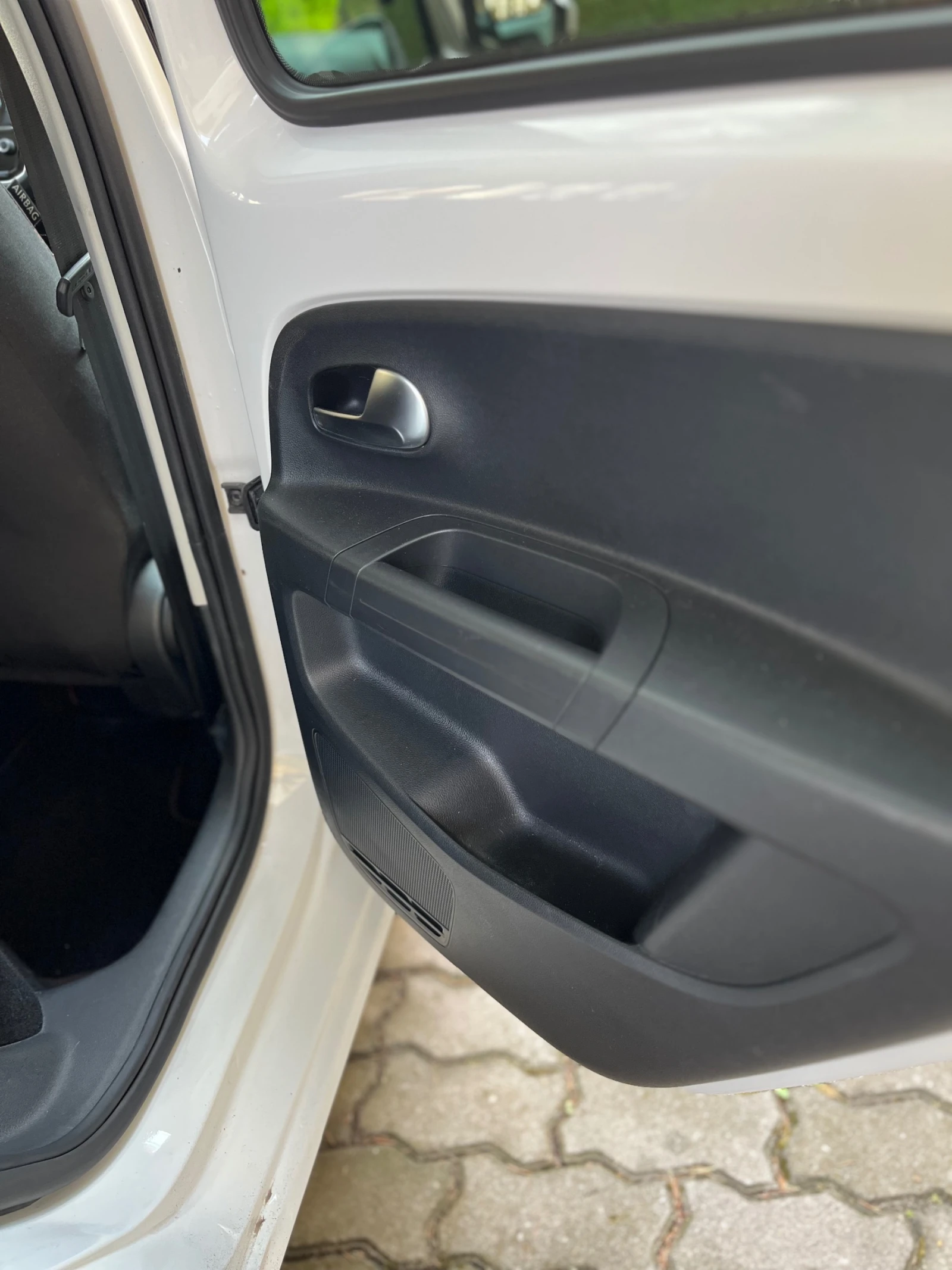 VW Up MPI-Face-Lift-Soud-25000km.Germany, снимка 14 - Автомобили и джипове - 56140034
