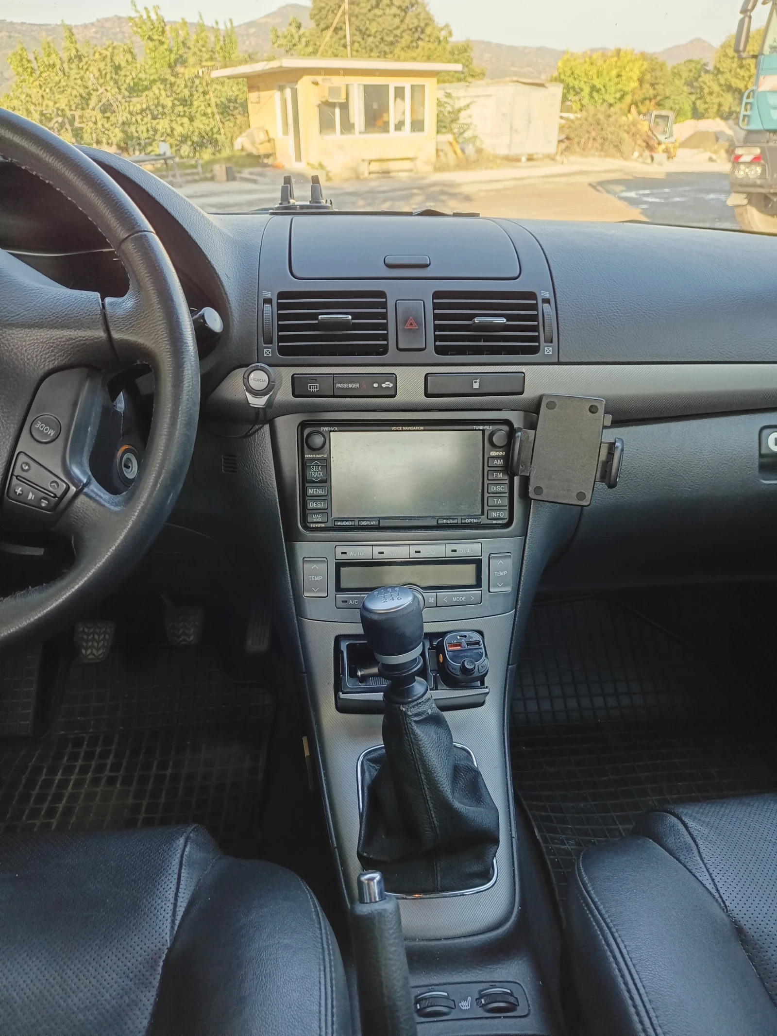 Toyota Avensis, снимка 6 - Автомобили и джипове - 56518365