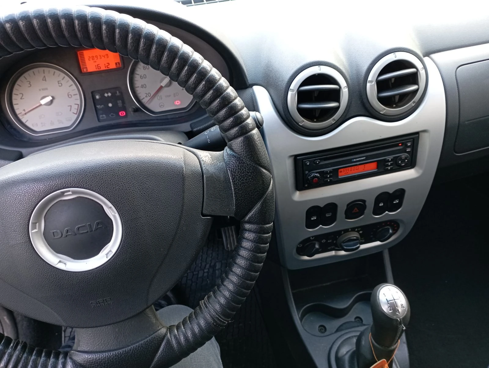 Dacia Sandero 1.4 бензин, снимка 2 - Автомобили и джипове - 56582108