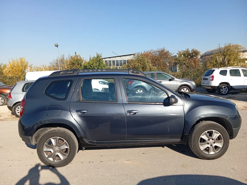 Dacia Duster 1.6 бензин АГУ , снимка 4 - Автомобили и джипове - 47658244