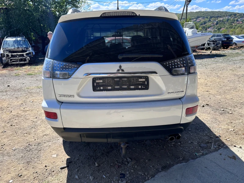 Mitsubishi Outlander 2.2 177 НА ЧАСТИ, снимка 4 - Автомобили и джипове - 51785406