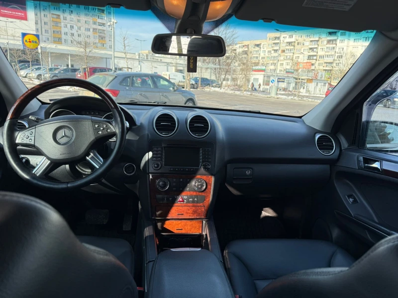 Mercedes-Benz ML 320 ТОП СЪСТОЯНИЕ * Обслужен* , снимка 11 - Автомобили и джипове - 53340640