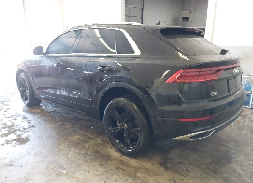 Audi Q8 Premium Plus Обдух* Matrix* Пано* 4-зонов* 360*  - изображение 6