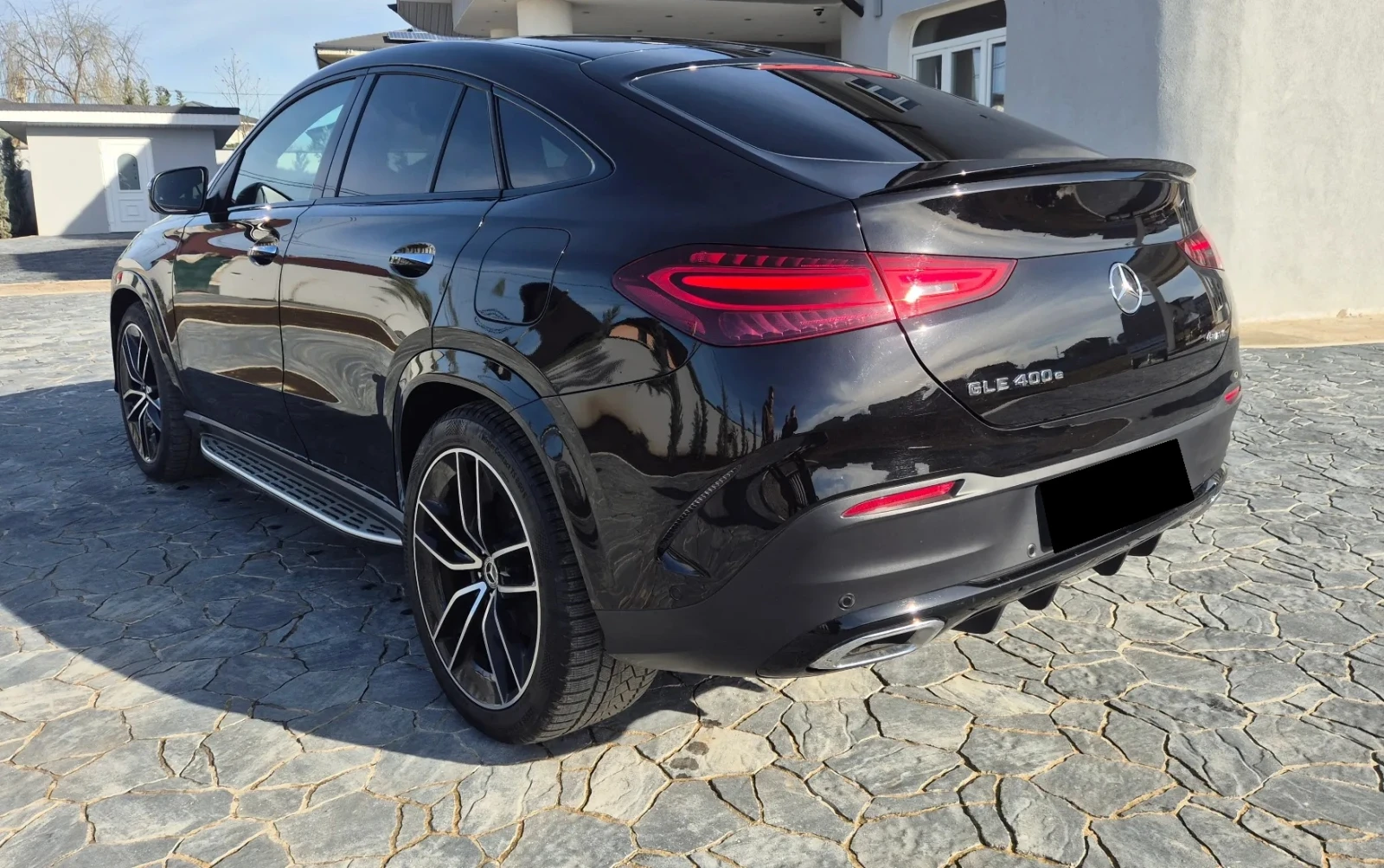 Mercedes-Benz GLE 400e 4Matic Coupe AMG Line - изображение 3